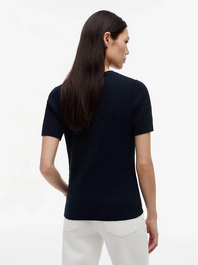 Camisola de malha com tranças de manga curta Camisola de malha com tranças de manga curta
