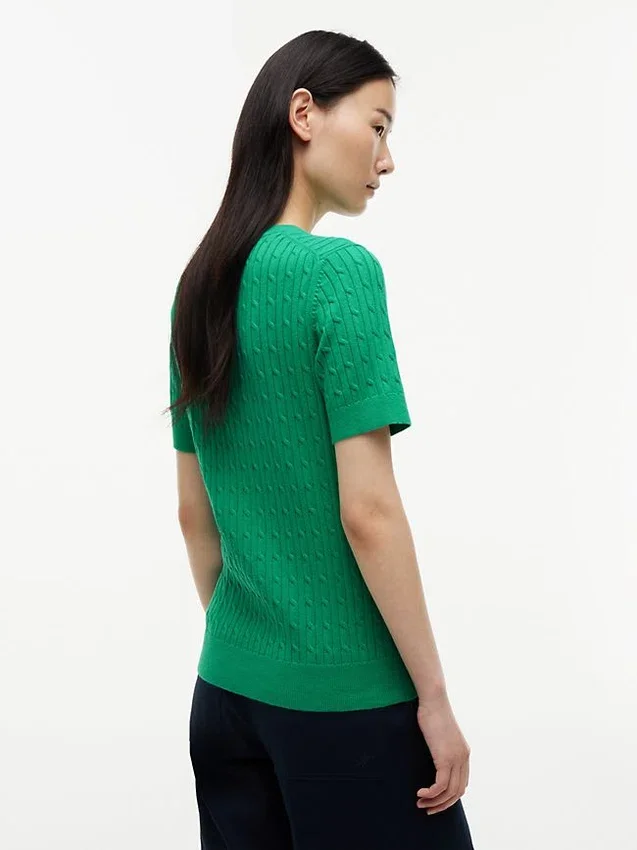 Camisola de malha com tranças de manga curta Camisola de malha com tranças de manga curta