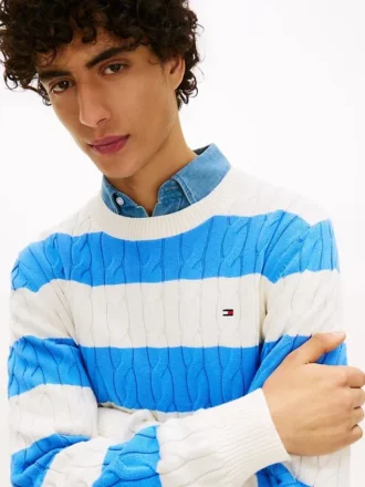 Camisola de malha com tranças e riscas