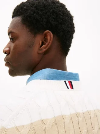 Camisola de malha com tranças e riscas