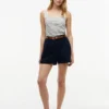Camisola sem mangas com gola quadrada e padrão pointelle às riscas Camisola sem mangas com gola quadrada e padrão pointelle às riscas