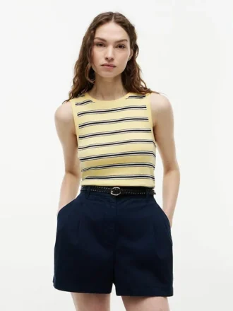 Camisola sem mangas de corte justo