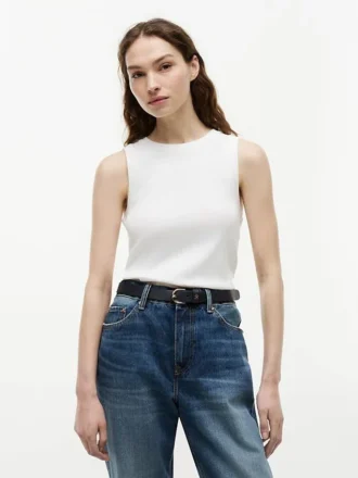 Camisola sem mangas de corte justo