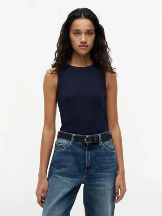 Camisola sem mangas de corte justo