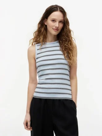 Camisola sem mangas de corte justo