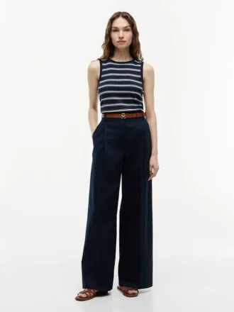 Camisola sem mangas de corte justo