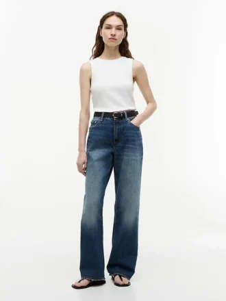 Camisola sem mangas de corte justo