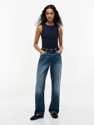 Camisola sem mangas de corte justo