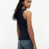 Camisola sem mangas de corte justo Camisola sem mangas de corte justo