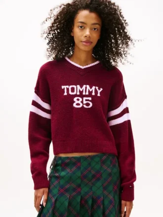 Camisola Tommy Jeans 85 Varsity com decote em V Camisola Tommy Jeans 85 Varsity com decote em V