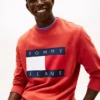 Camisola Tommy Jeans com logótipo de bandeira grande Camisola Tommy Jeans com logótipo de bandeira grande