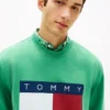 Camisola Tommy Jeans com logótipo de bandeira grande Camisola Tommy Jeans com logótipo de bandeira grande