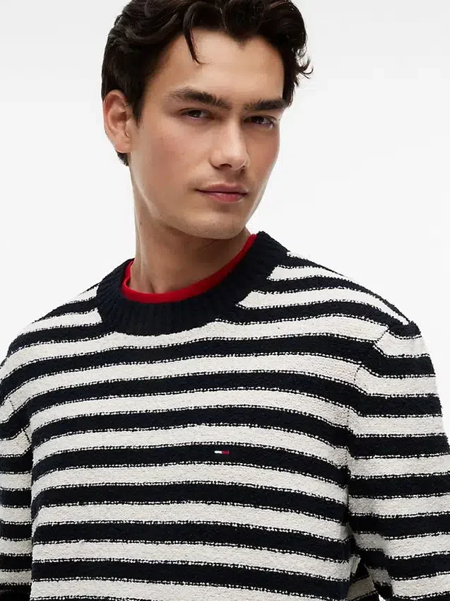 Camisola Tommy Jeans com riscas em bouclé Camisola Tommy Jeans com riscas em bouclé