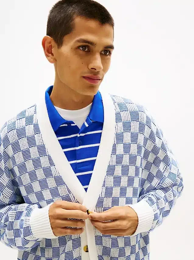 Casaco de malha xadrez Tommy Jeans com corte descontraído Casaco de malha xadrez Tommy Jeans com corte descontraído