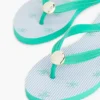 Chinelo com monograma e detalhes em metal