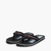 Chinelo com riscas exclusivas Chinelo com riscas exclusivas