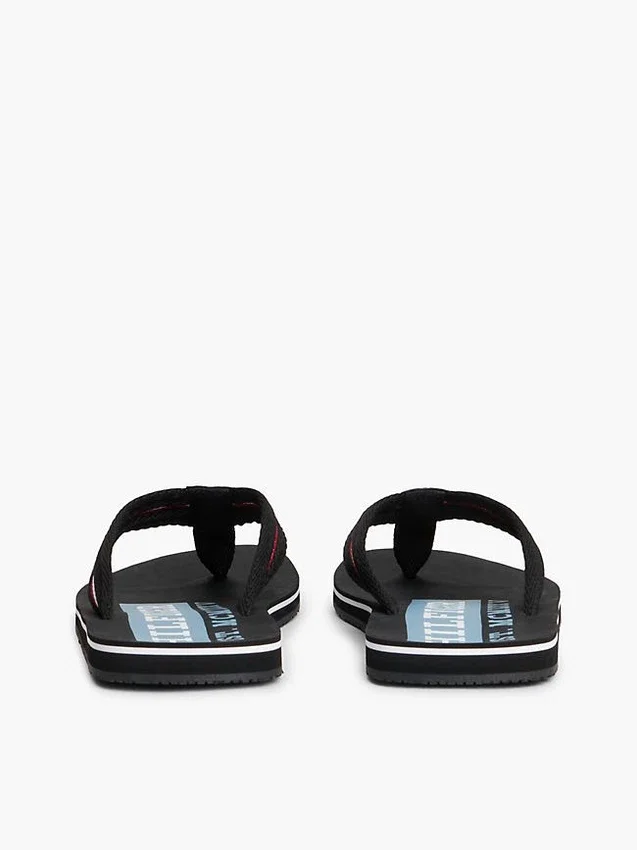Chinelo com riscas exclusivas Chinelo com riscas exclusivas