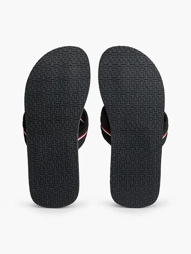 Chinelo com riscas exclusivas Chinelo com riscas exclusivas