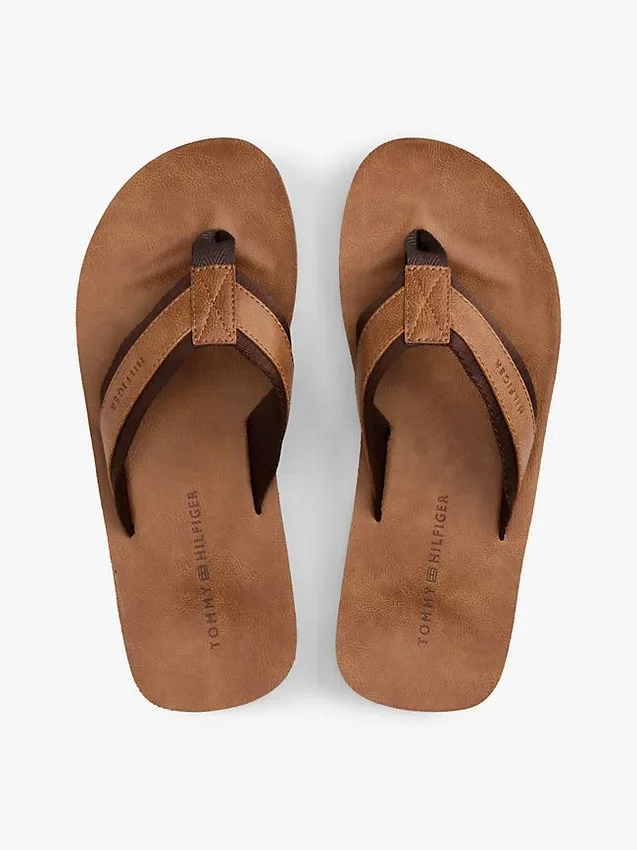 Chinelo com textura granulada Chinelo com textura granulada