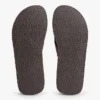 Chinelo com textura granulada Chinelo com textura granulada