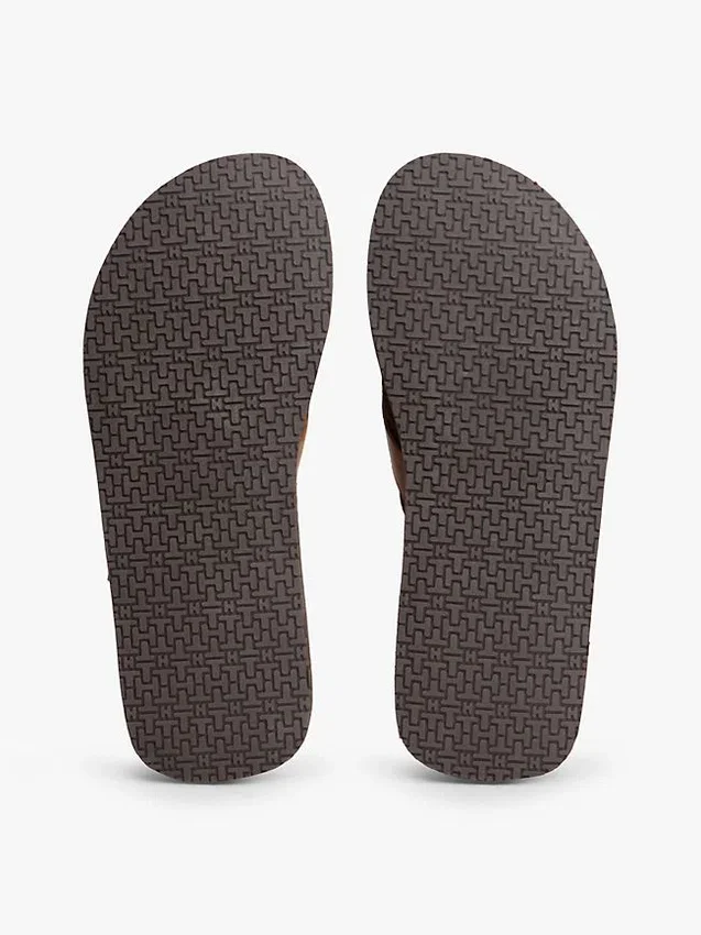 Chinelo com textura granulada Chinelo com textura granulada