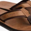 Chinelo com textura granulada Chinelo com textura granulada