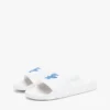 Chinelos de piscina com monograma bordado Chinelos de piscina com monograma bordado