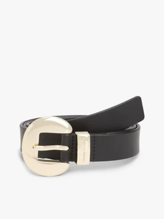 Cinto de couro com fivela circular