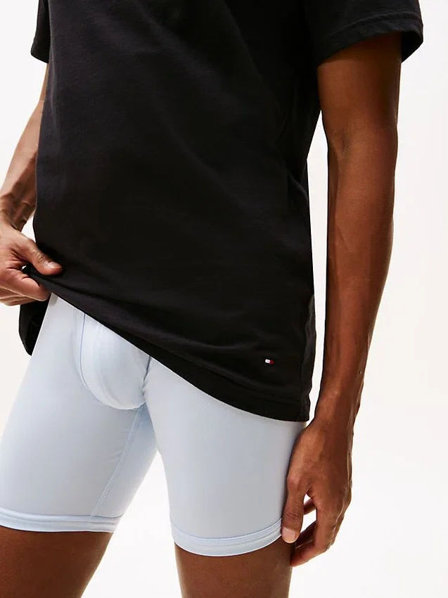 Conjunto de 3 camisolas interiores clássicas de algodão com gola redonda Conjunto de 3 camisolas interiores clássicas de algodão com gola redonda