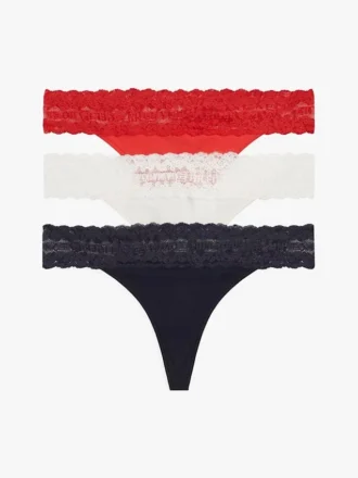 Conjunto de 3 tangas com acabamento em renda