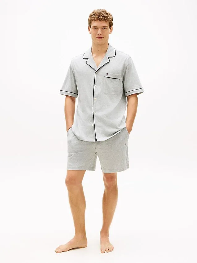 Conjunto de camisa de manga curta e calções Conjunto de camisa de manga curta e calções