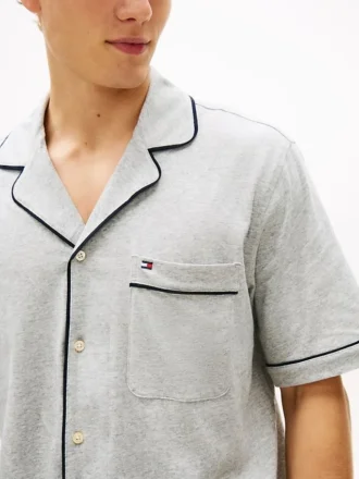 Conjunto de camisa de manga curta e calções Conjunto de camisa de manga curta e calções