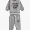 Conjunto de camisola e calças com logótipo para bebés