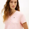 Conjunto de dormir com t-shirt Henley e calções Conjunto de dormir com t-shirt Henley e calções