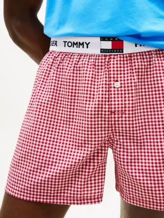 Conjunto de pijama com t-shirt e calções de tecido Conjunto de pijama com t-shirt e calções de tecido
