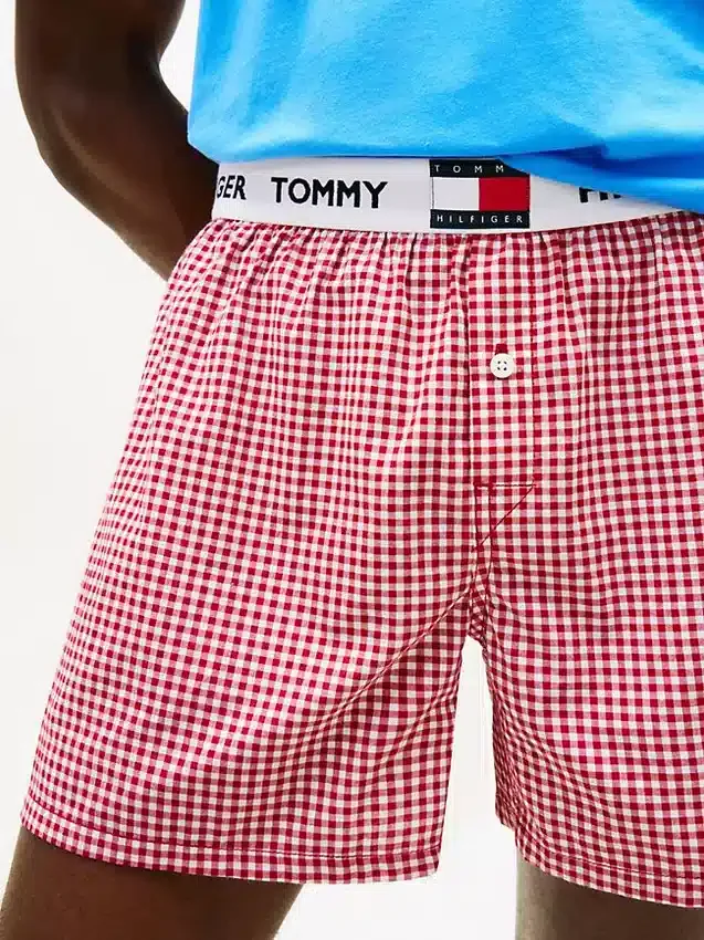 Conjunto de pijama com t-shirt e calções de tecido Conjunto de pijama com t-shirt e calções de tecido