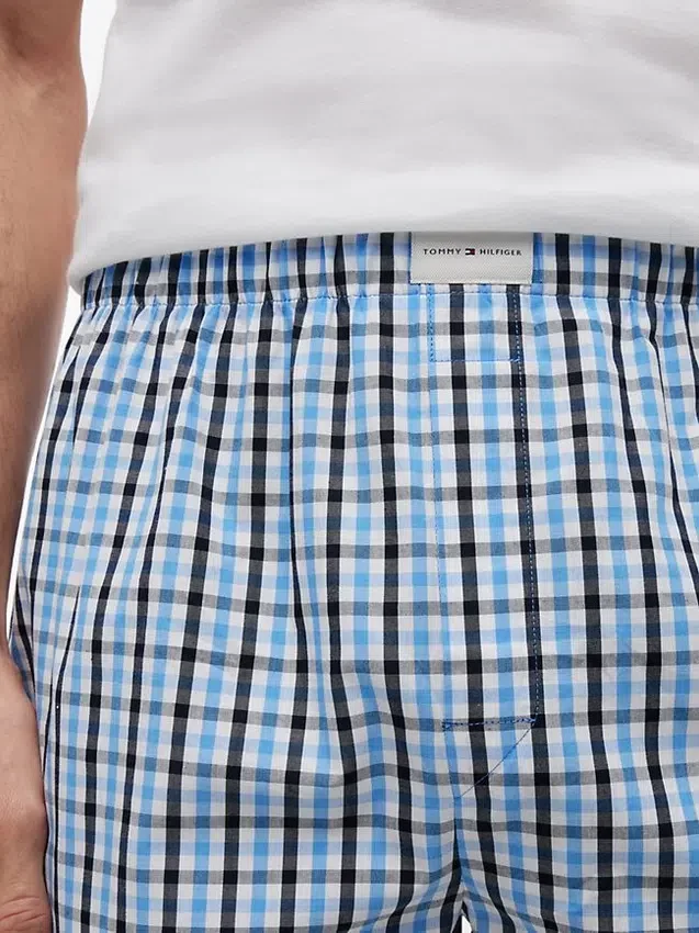 Conjunto de pijama com t-shirt e calções de tecido Conjunto de pijama com t-shirt e calções de tecido