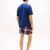 Conjunto de pijama com t-shirt e calções de tecido Conjunto de pijama com t-shirt e calções de tecido