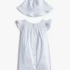 Conjunto de presente com vestido às riscas e chapéu para bebés