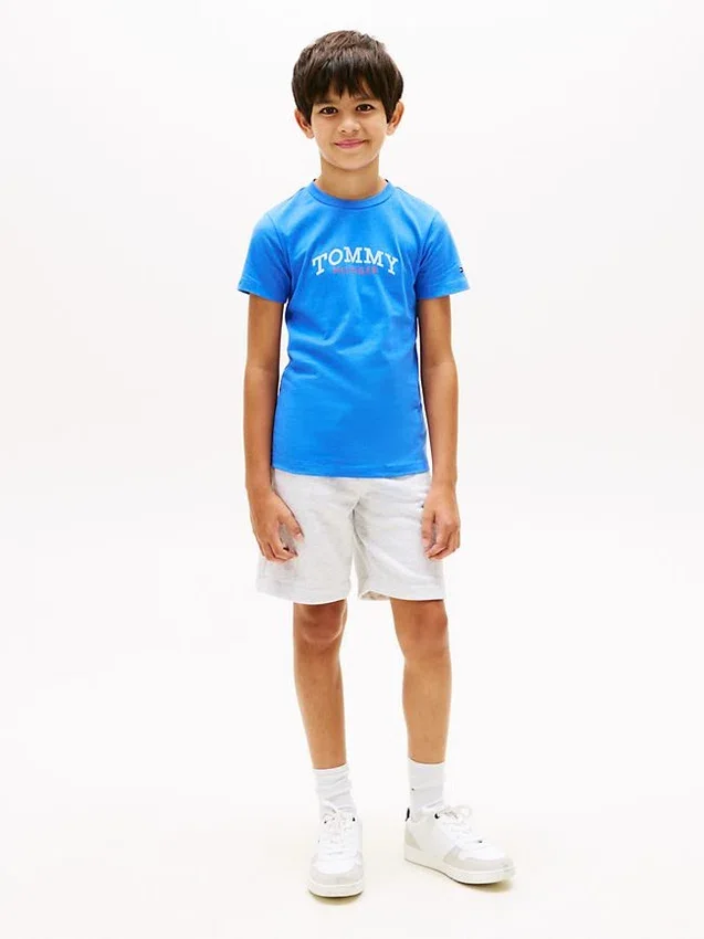 Conjunto de t-shirt e calções com logótipo para criança Conjunto de t-shirt e calções com logótipo para criança