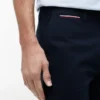 Corte Regular Calções Tommy com cintura confortável de 18 cm Corte Regular Calções Tommy com cintura confortável de 18 cm
