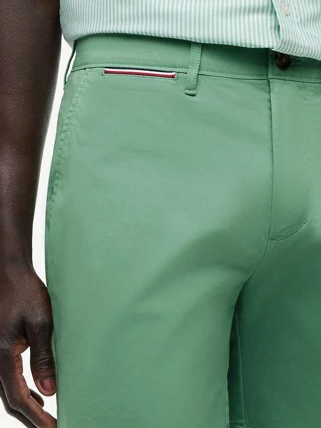 Corte Regular Calções Tommy com cintura confortável de 18 cm Corte Regular Calções Tommy com cintura confortável de 18 cm