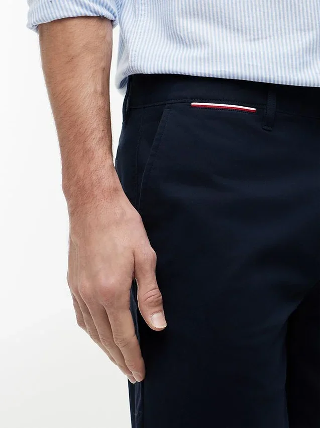Corte Regular Calções Tommy com cintura confortável de 18 cm Corte Regular Calções Tommy com cintura confortável de 18 cm