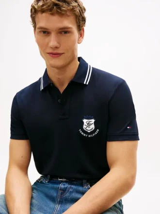 Corte regular Polo em piqué com emblema Monogram