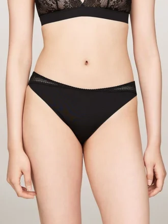 Cueca biquíni em malha rendada