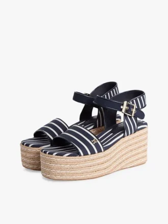 Espadrilha com cunha de plataforma e riscas bretãs Espadrilha com cunha de plataforma e riscas bretãs