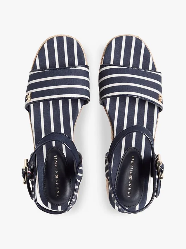 Espadrilha com cunha de plataforma e riscas bretãs Espadrilha com cunha de plataforma e riscas bretãs