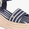 Espadrilha com cunha de plataforma e riscas bretãs Espadrilha com cunha de plataforma e riscas bretãs