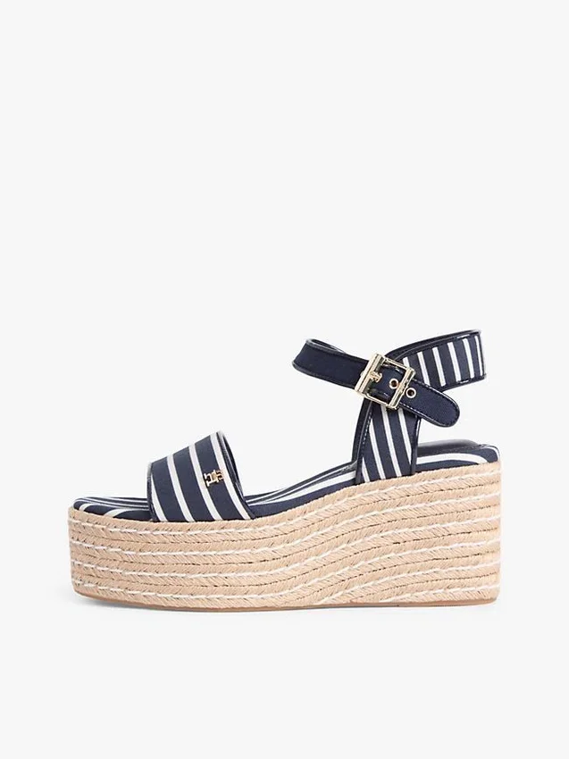 Espadrilha com cunha de plataforma e riscas bretãs Espadrilha com cunha de plataforma e riscas bretãs
