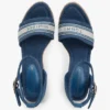 Espadrilha com cunha em ganga e logótipo em tecido Espadrilha com cunha em ganga e logótipo em tecido